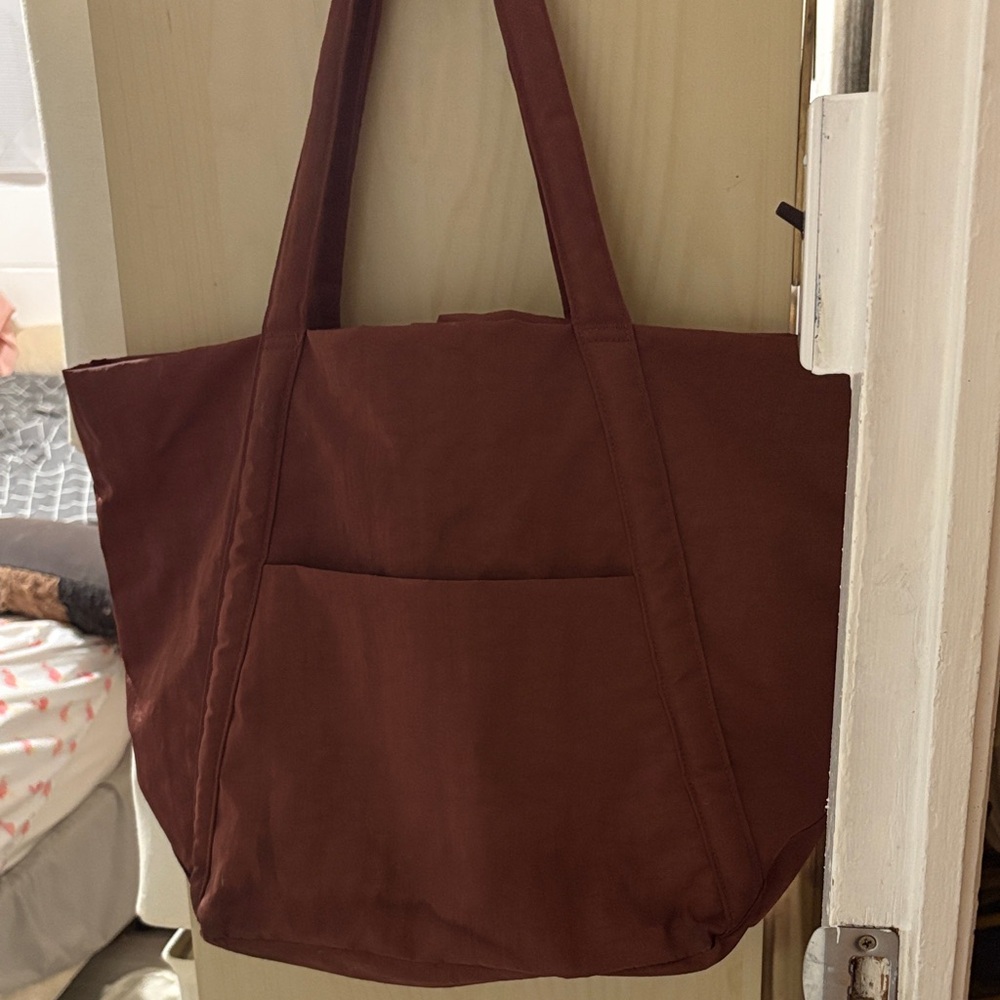 Baggu cloud bag in mahogany